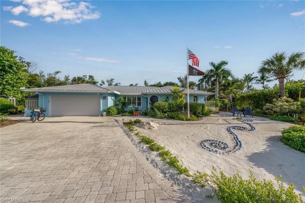 1076 Captains Walk St, Sanibel, FL 33957 Photo