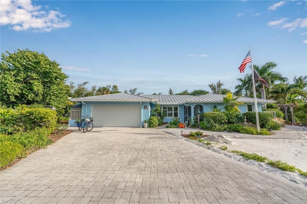 1076 Captains Walk St, Sanibel, FL 33957 Photo