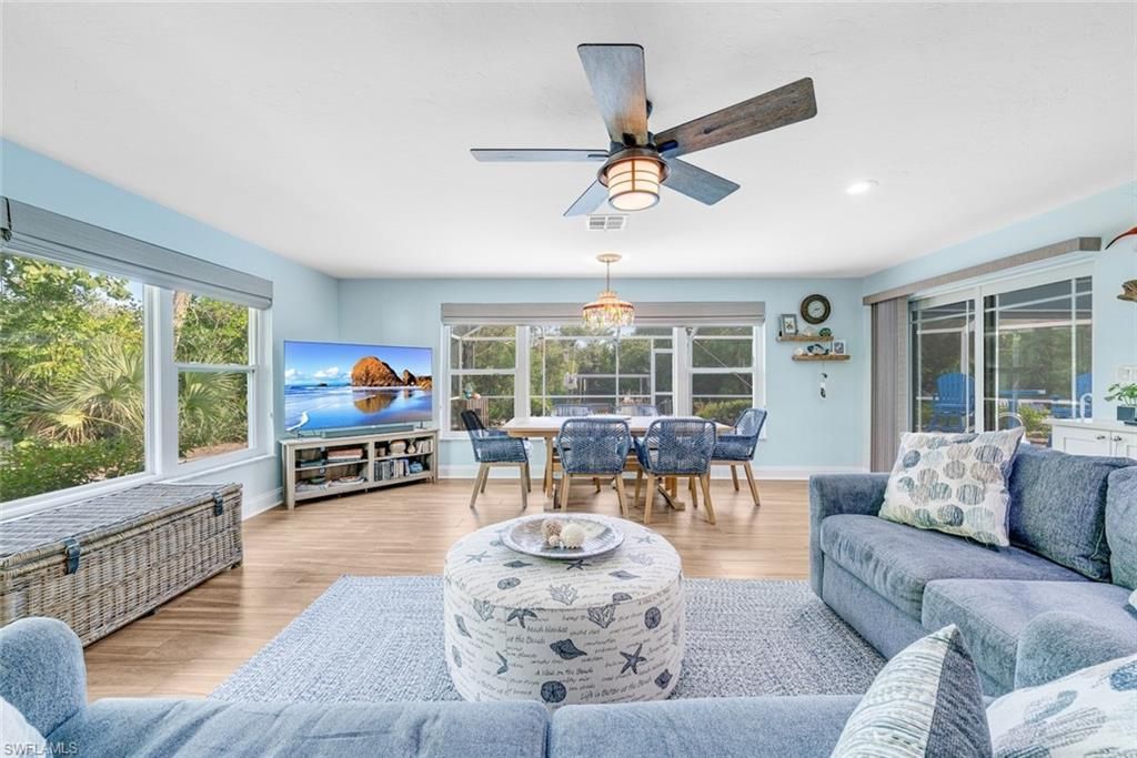 1076 Captains Walk St, Sanibel, FL 33957 Photo