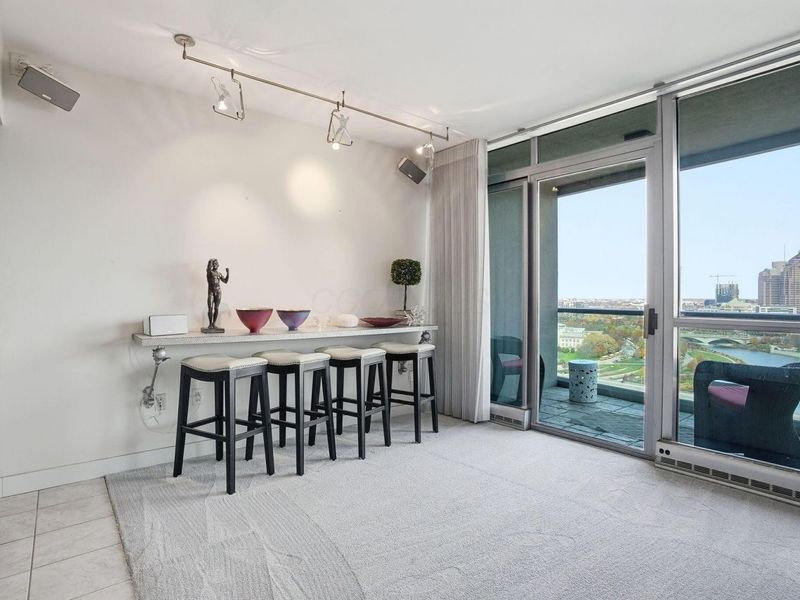 1 Miranova Place, Unit 2030, Columbus, OH 43215 Photo 22