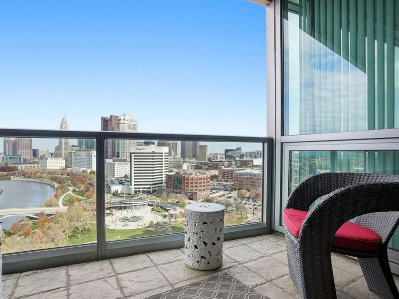 1 Miranova Place, Unit 2030, Columbus, OH 43215 Photo 32