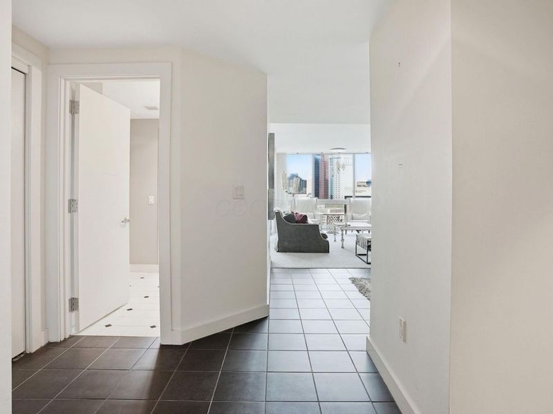 1 Miranova Place, Unit 2030, Columbus, OH 43215 Photo 9