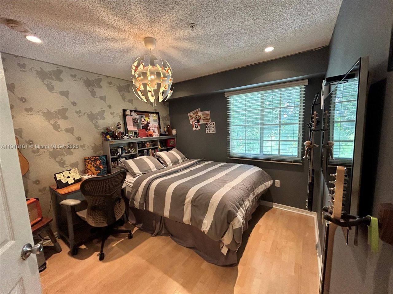 2811 NE 185th St, Aventura, FL 33180 Photo