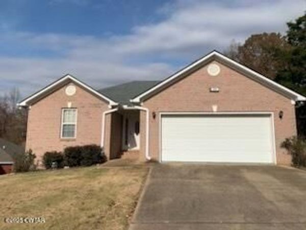 314 Cheyenne Circle, Lexington, TN 38351