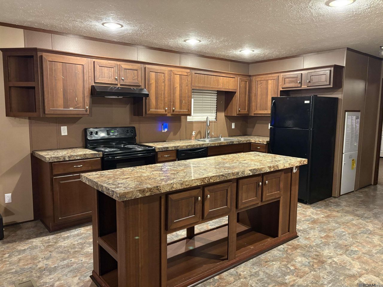 14427 Crystal Dr, Pride, LA 70770 Main Photo