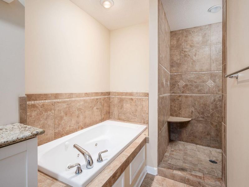 7490 Sir Francis Drake Avenue , Russells Point, OH 43348 Photo 28