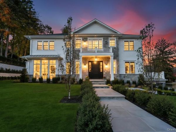 207 Mill Spring Road, Manhasset, NY 11030