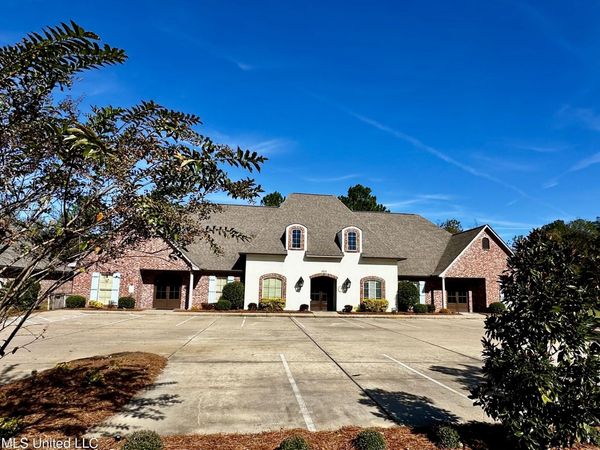 302 Highland Park Cove, Ridgeland, MS 39157