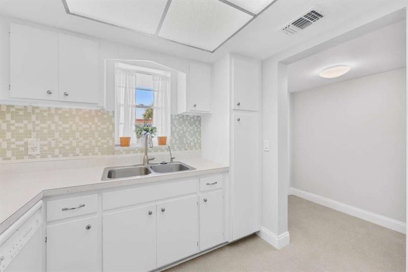 415 Us Highway 1, Unit 208, North Palm Beach, FL 33408 Photo