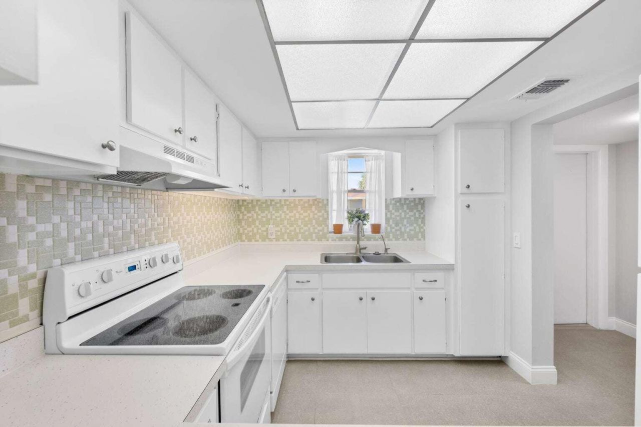 415 Us Highway 1, Unit 208, North Palm Beach, FL 33408 Photo