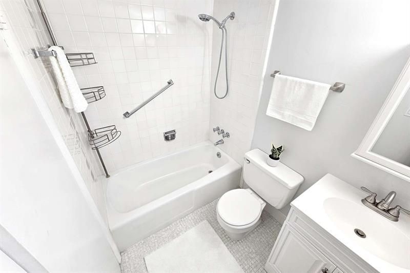 415 Us Highway 1, Unit 208, North Palm Beach, FL 33408 Photo