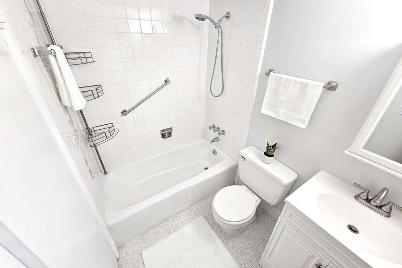 415 Us Highway 1, Unit 208, North Palm Beach, FL 33408 Photo