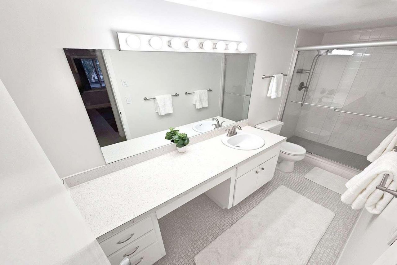 415 Us Highway 1, Unit 208, North Palm Beach, FL 33408 Photo