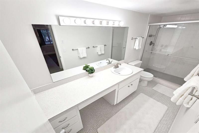 415 Us Highway 1, Unit 208, North Palm Beach, FL 33408 Photo