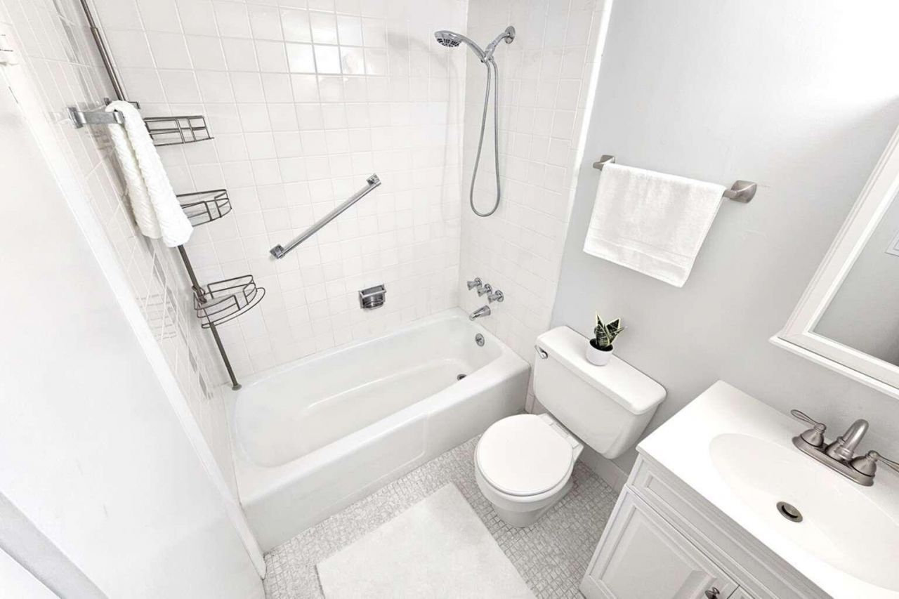 415 Us Highway 1, Unit 208, North Palm Beach, FL 33408 Photo