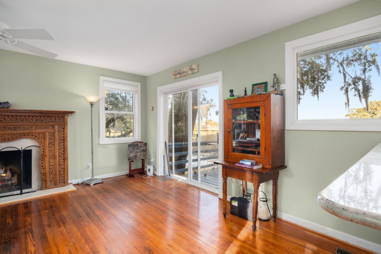 1996 Minott Street Photo 16