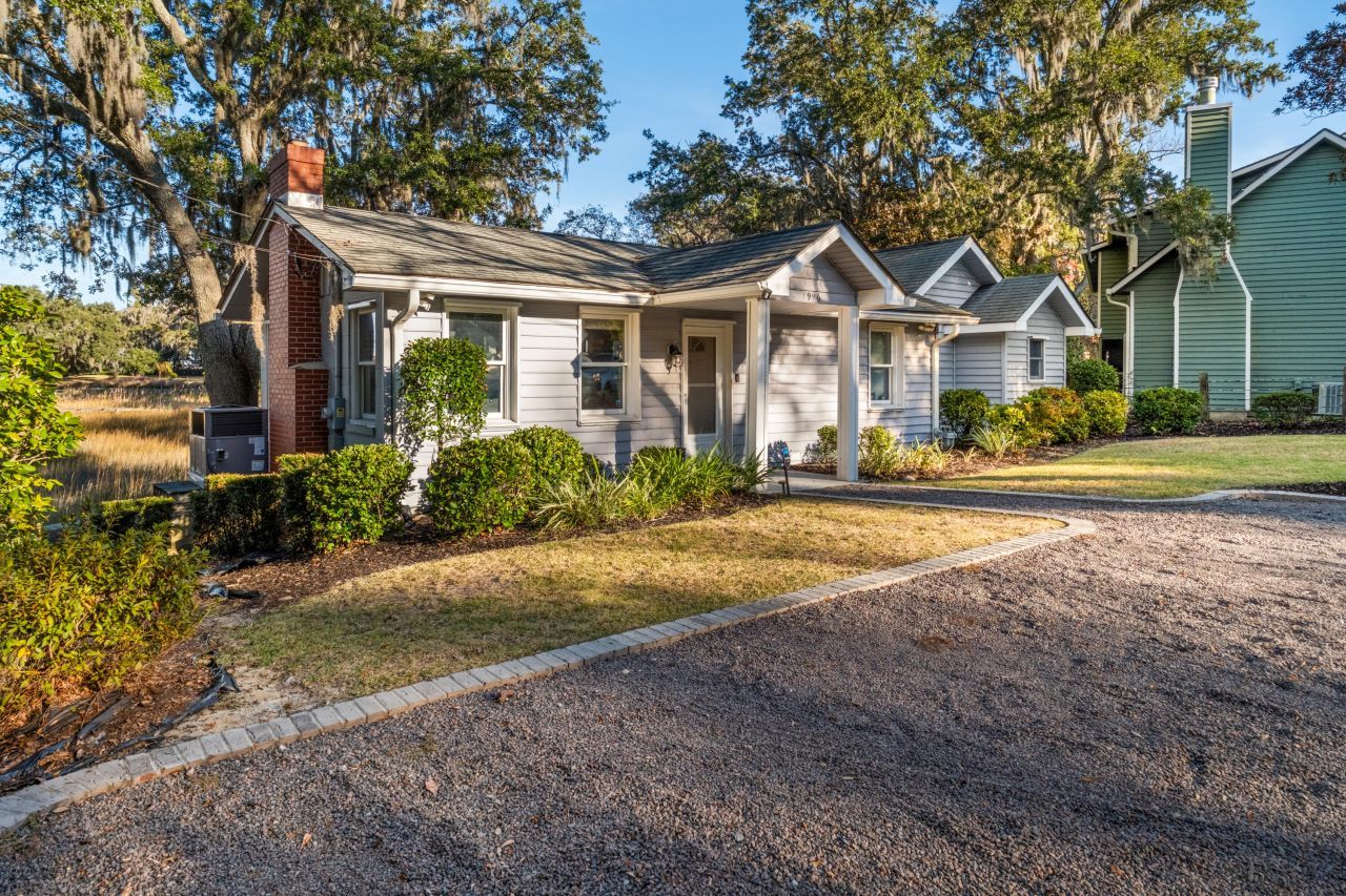 1996 Minott Street Photo 8