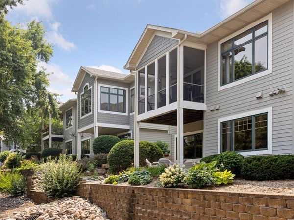 8117 Xerxes Circle, Bloomington, MN 55431