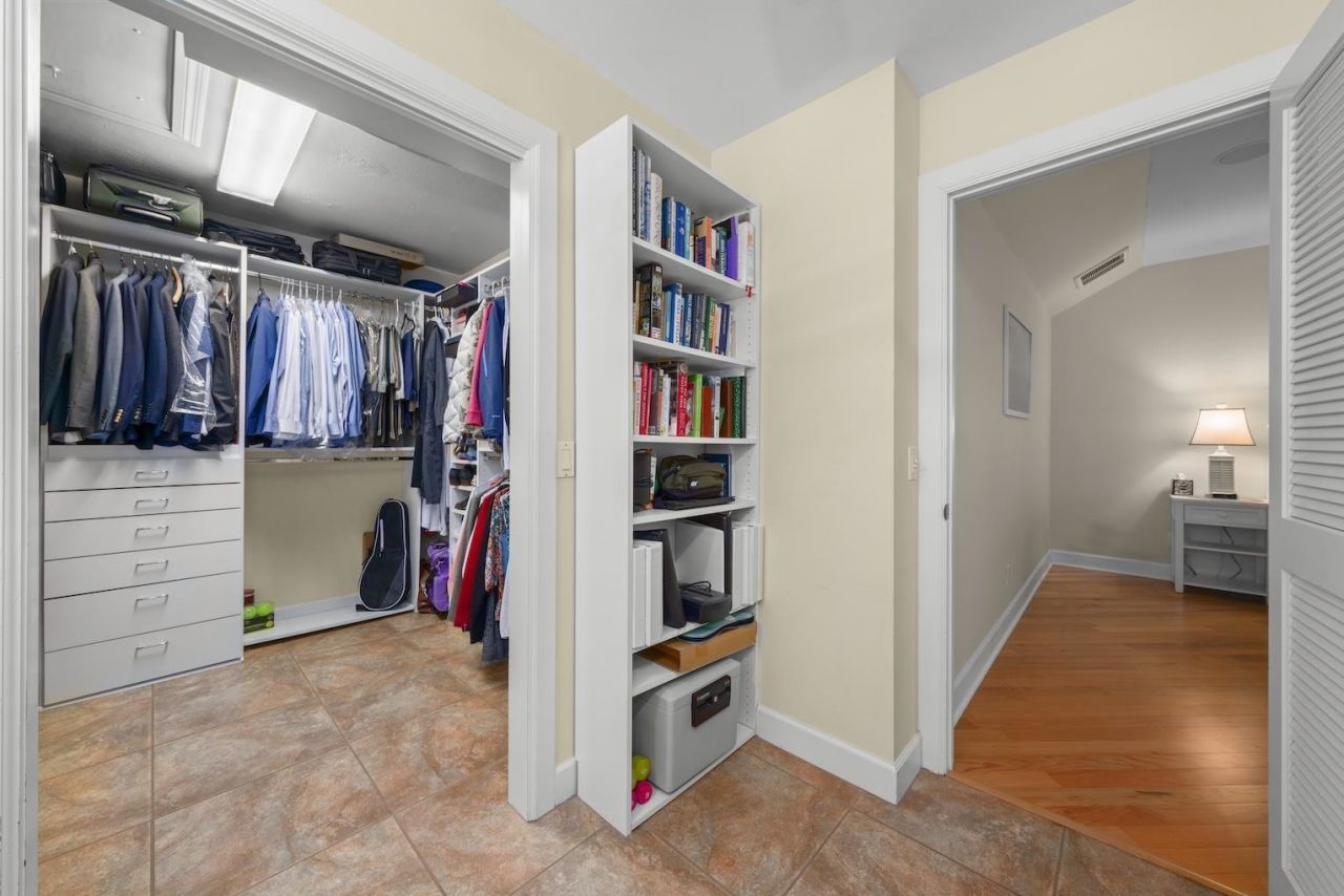 330 E Gulf Dr, Sanibel, FL 33957 Photo