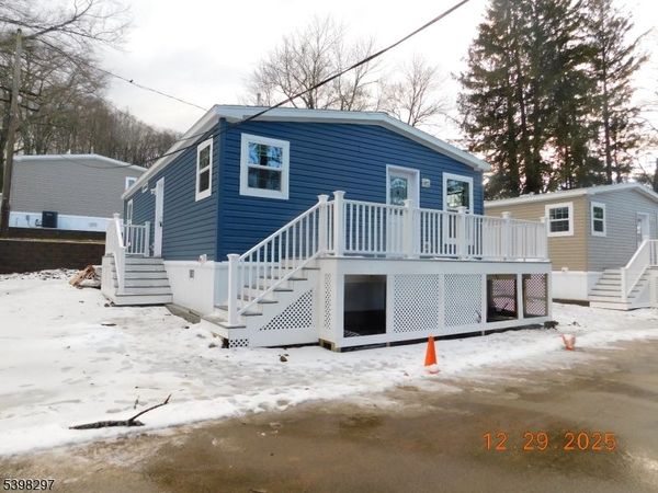 11 Front Street, Oxford, NJ 07863