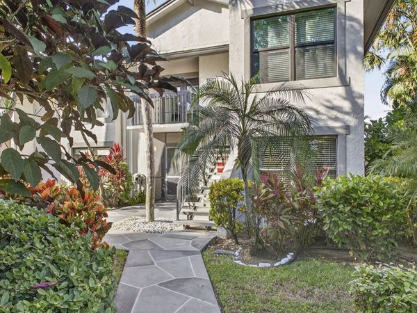 11267 Pond View Drive, Unit B104, Wellington, FL 33414