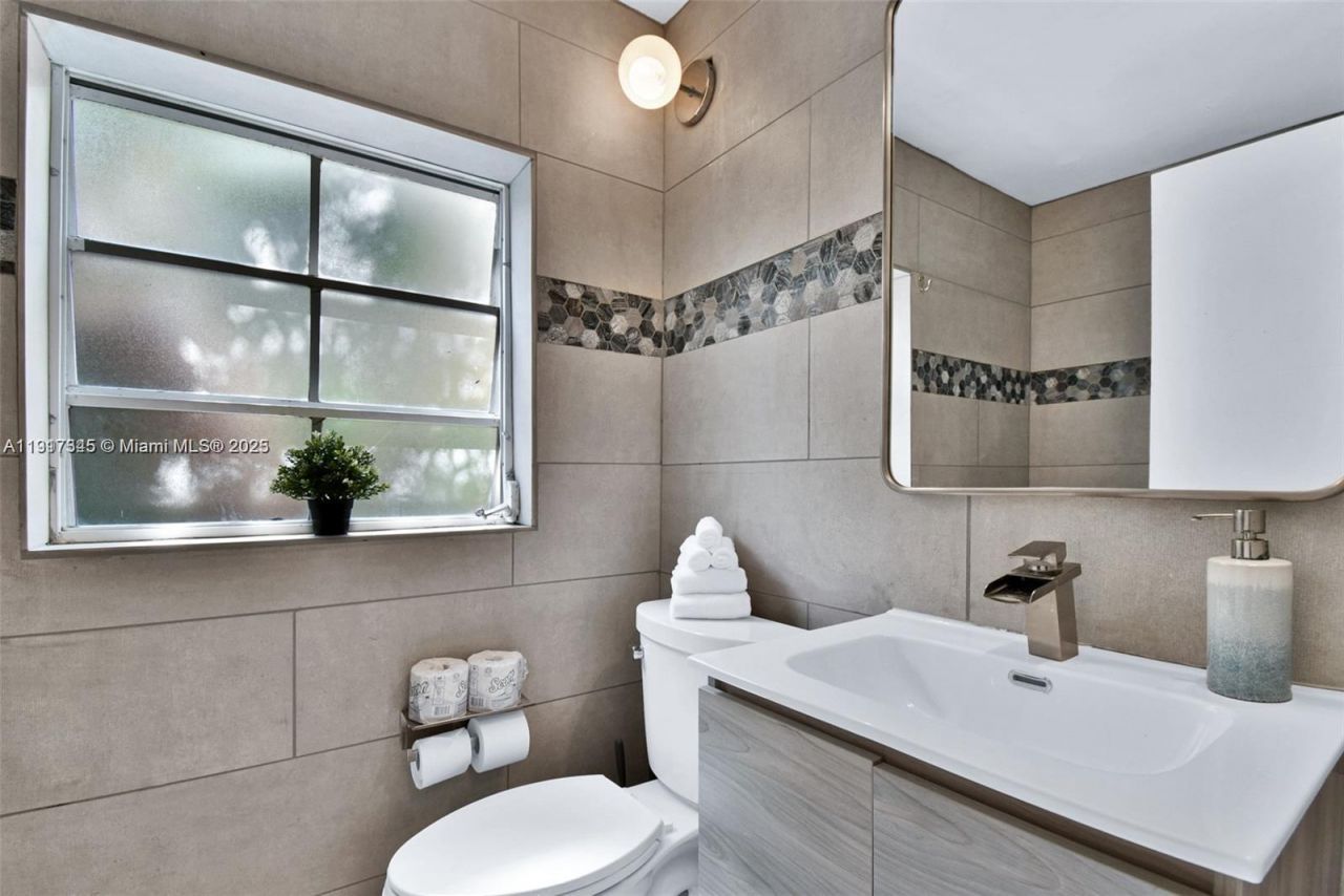 1018 Jefferson Ave, Miami Beach, FL 33139 Photo