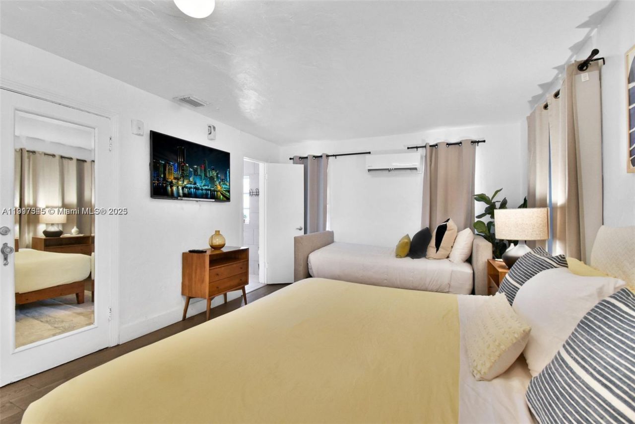 1018 Jefferson Ave, Miami Beach, FL 33139 Photo