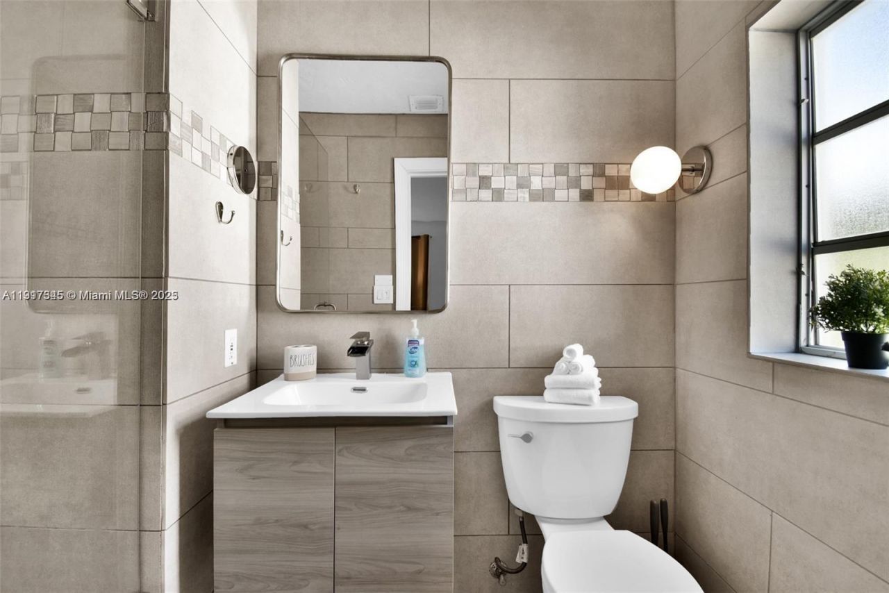 1018 Jefferson Ave, Miami Beach, FL 33139 Photo