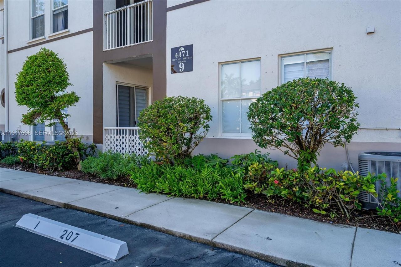 4371 SW 160th Ave, Unit 211, Miramar, FL 33027 Photo