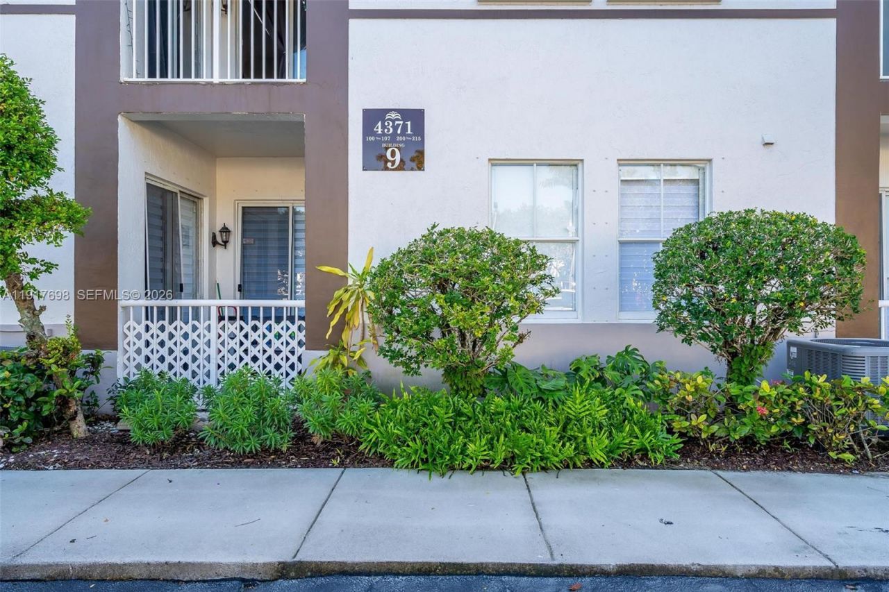4371 SW 160th Ave, Unit 211, Miramar, FL 33027 Photo