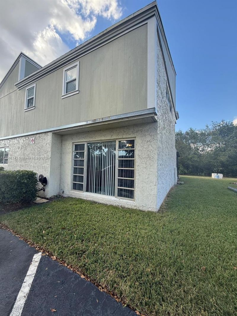 8123 Lagos De Campo Blvd, Unit A-2, Tamarac, FL 33321 Photo