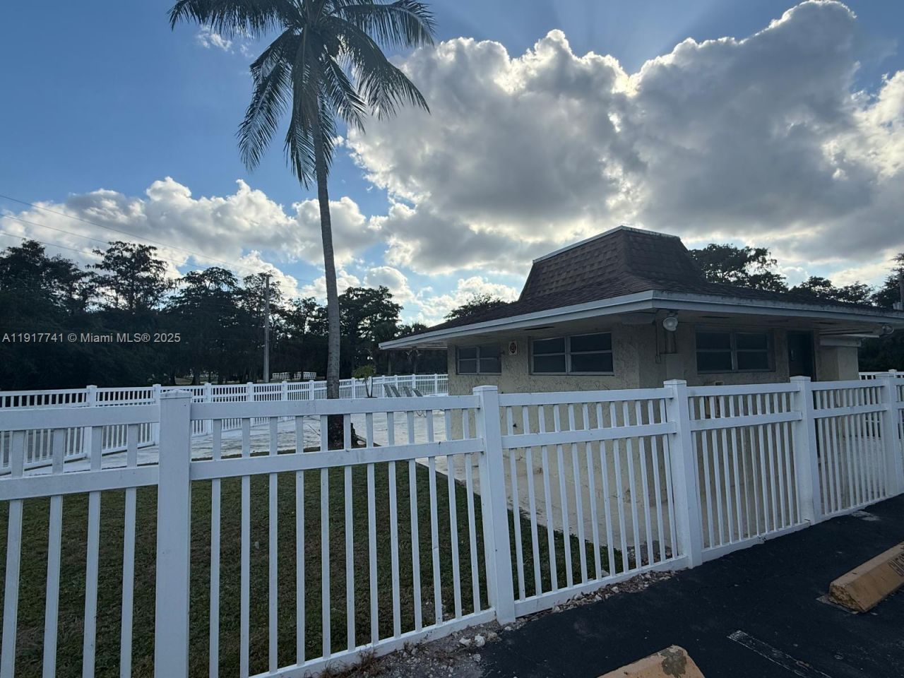 8123 Lagos De Campo Blvd, Unit A-2, Tamarac, FL 33321 Photo