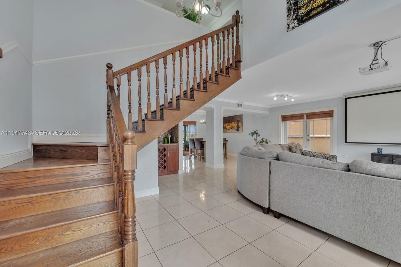 815 NW 126th Ct, Miami, FL 33182 Photo