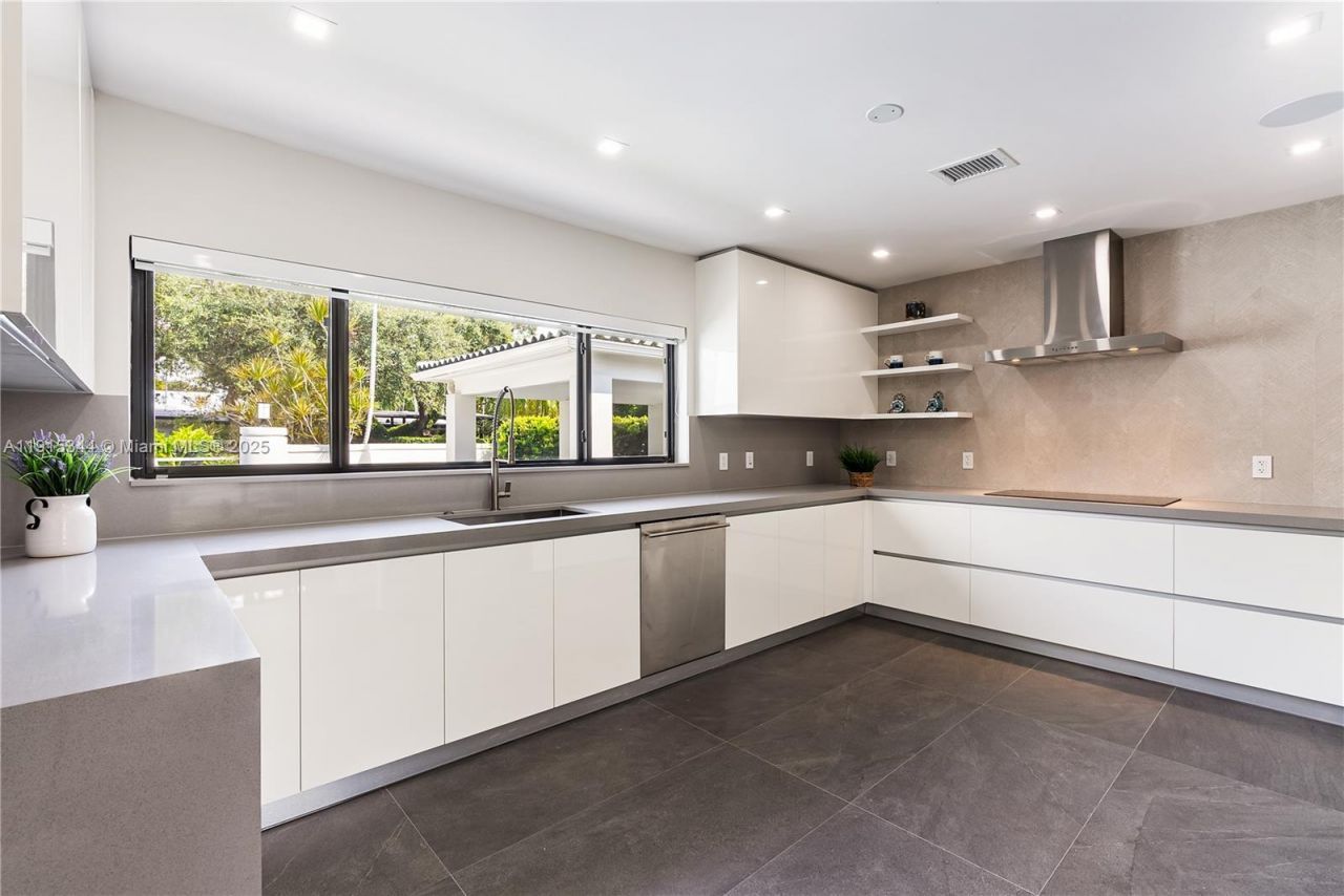 1600 Micanopy Ave, Miami, FL 33133 Photo