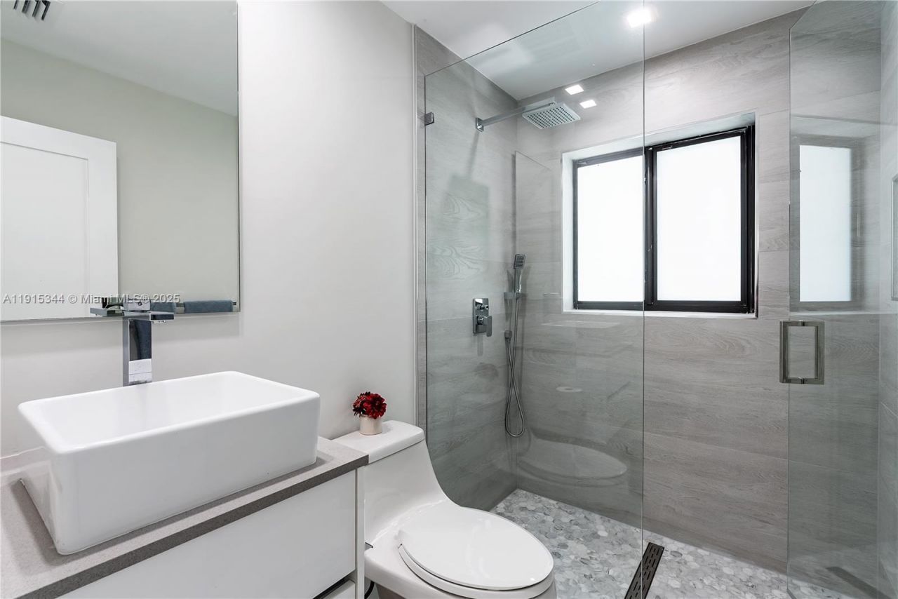 1600 Micanopy Ave, Miami, FL 33133 Photo