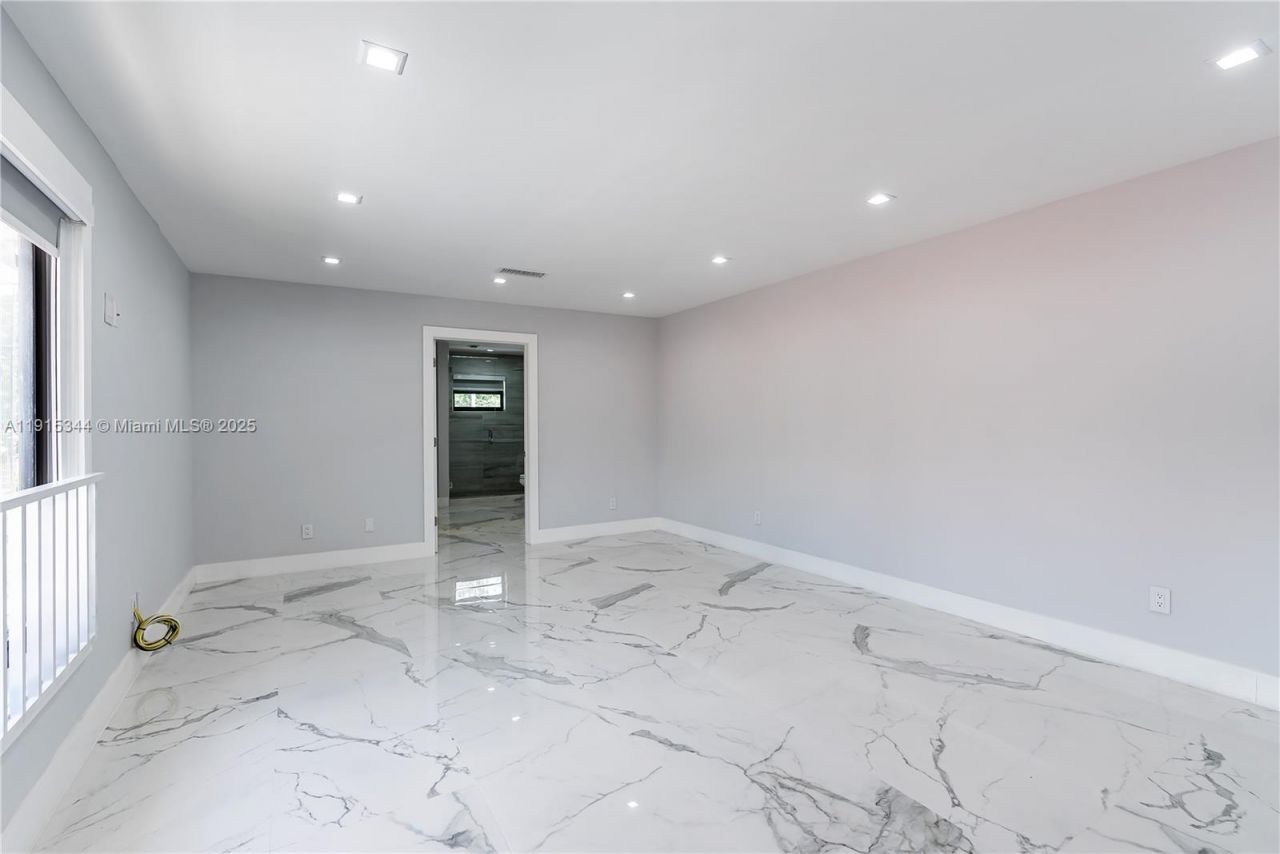 1600 Micanopy Ave, Miami, FL 33133 Photo