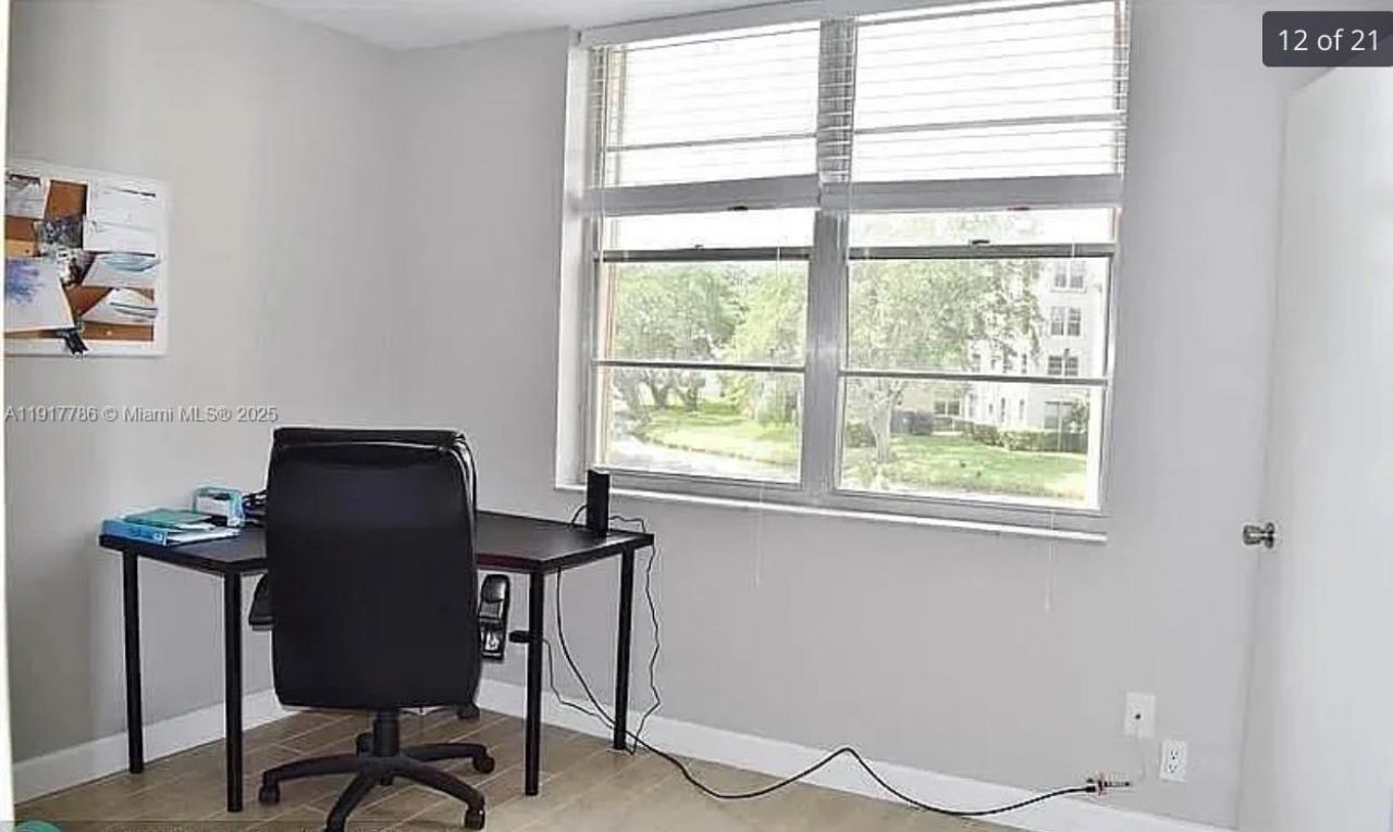 9230 Lagoon Pl, Unit 215, Davie, FL 33324 Photo