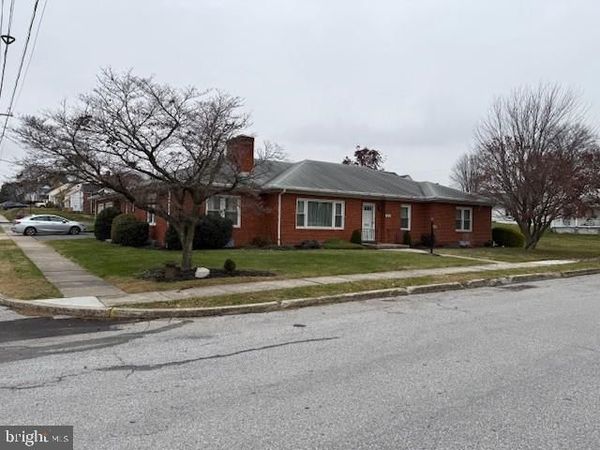 300 N FRANKLIN STREET, WAYNESBORO, PA 17268