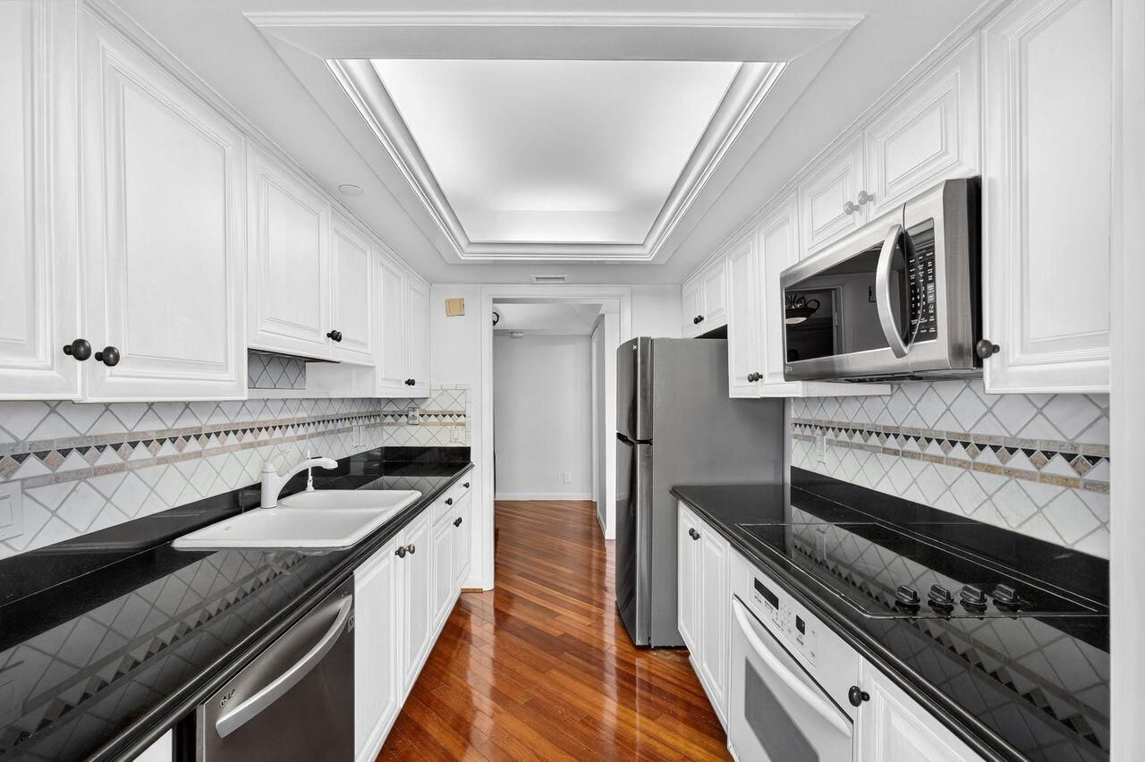 5280 N Ocean Drive, Unit 14-D, Riviera Beach, FL 33404 Photo