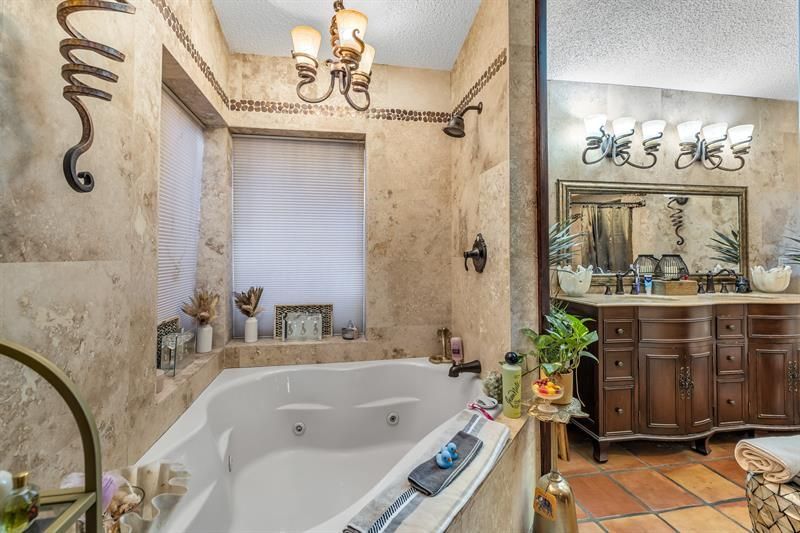 980 SW 70th Avenue, Plantation, FL 33317 Photo