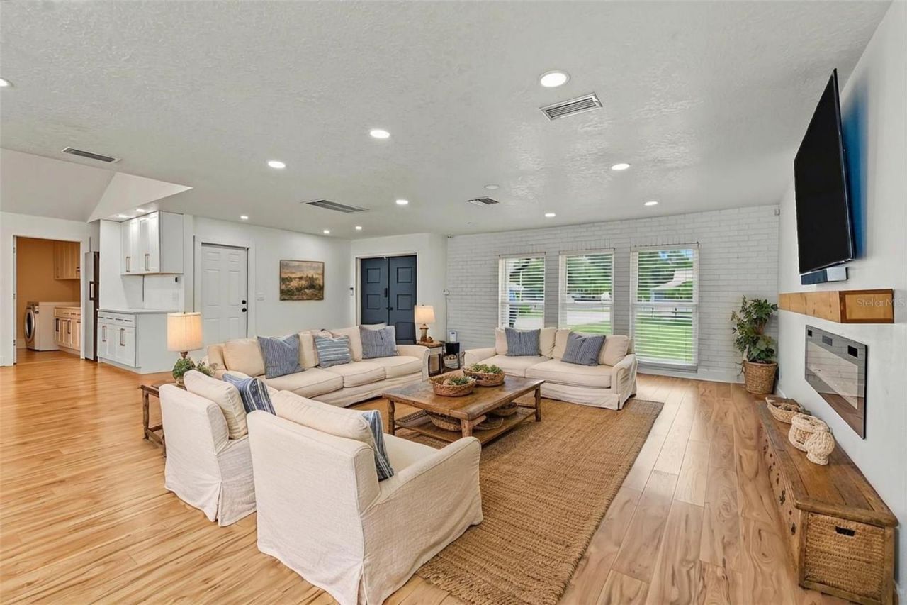 6370 90th Avenue N, Pinellas Park, FL 33782 Photo