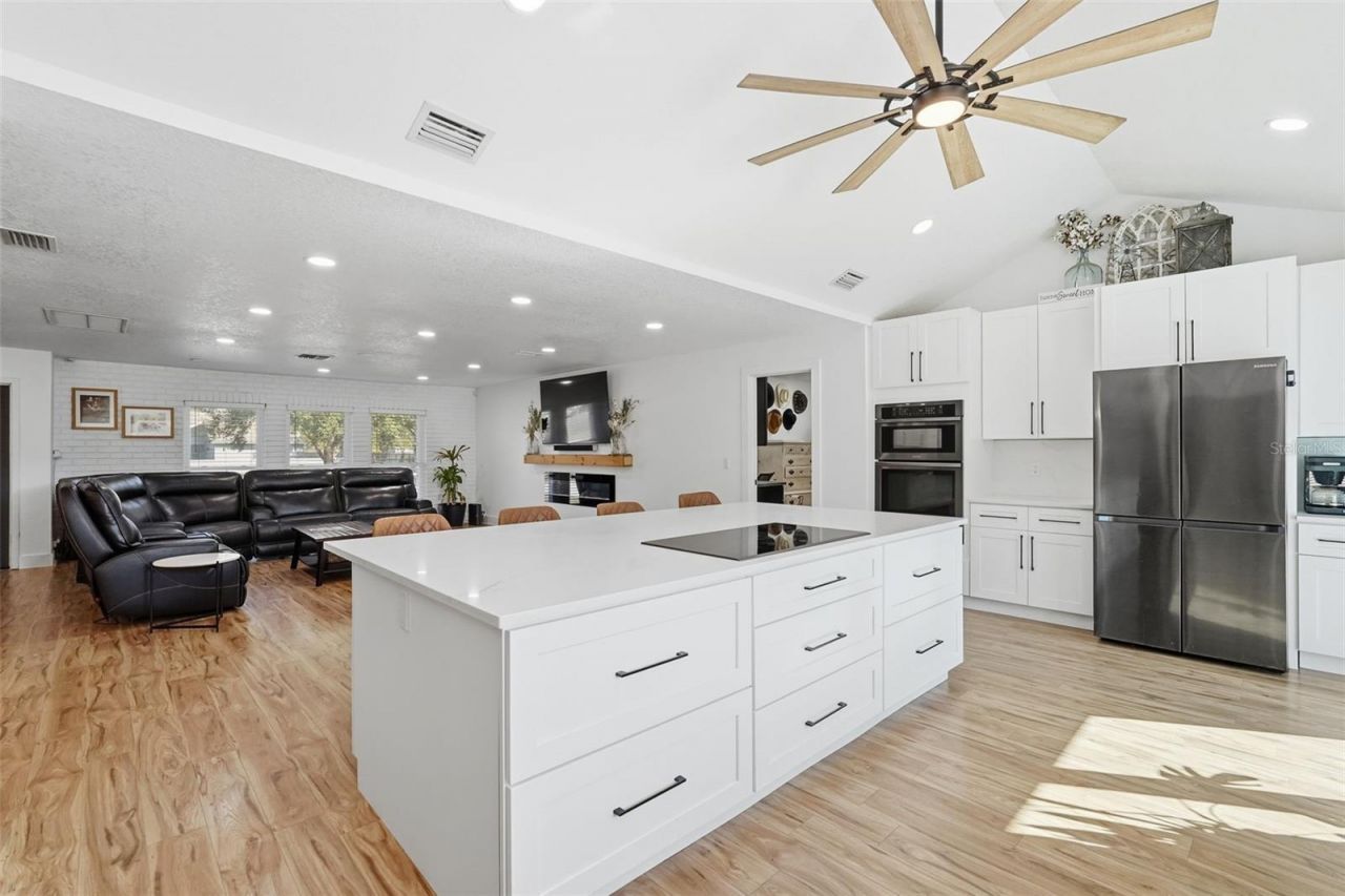 6370 90th Avenue N, Pinellas Park, FL 33782 Photo