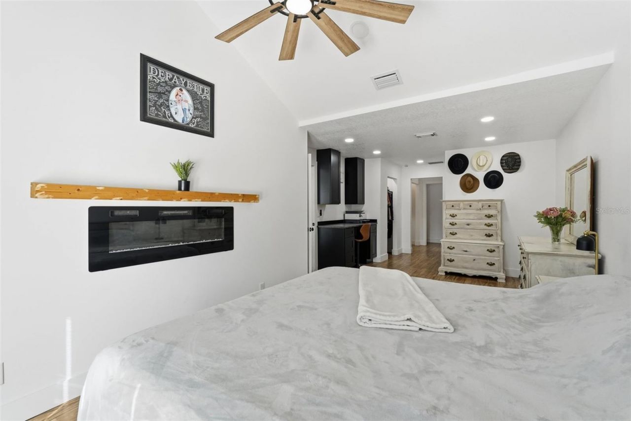 6370 90th Avenue N, Pinellas Park, FL 33782 Photo