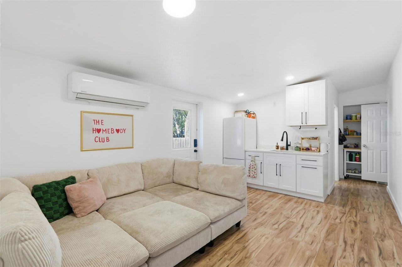 6370 90th Avenue N, Pinellas Park, FL 33782 Photo