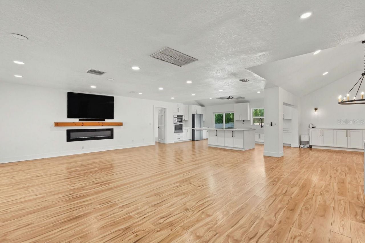 6370 90th Avenue N, Pinellas Park, FL 33782 Photo