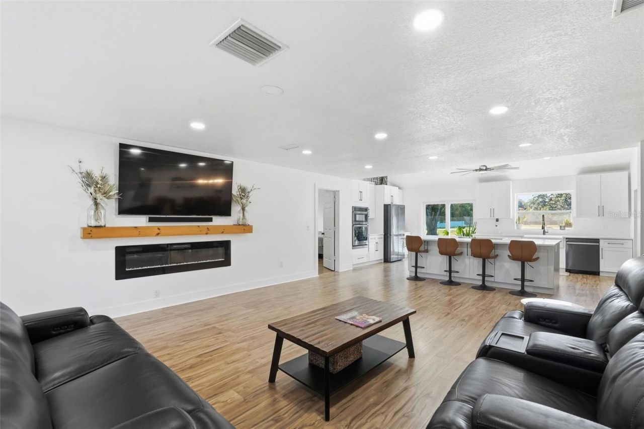 6370 90th Avenue N, Pinellas Park, FL 33782 Photo