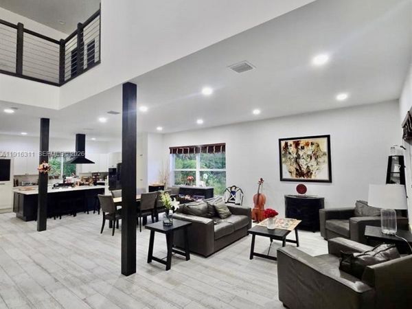 2019 Harbor View Cir, Weston, FL 33327