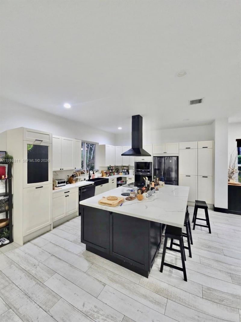 2019 Harbor View Cir, Weston, FL 33327 Photo