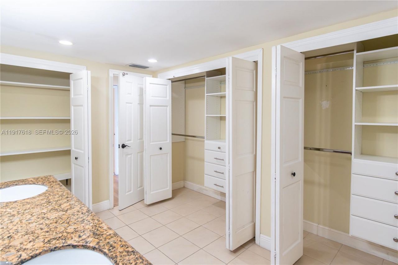 145 SE 25th Rd, Unit 1003, Miami, FL 33129 Photo