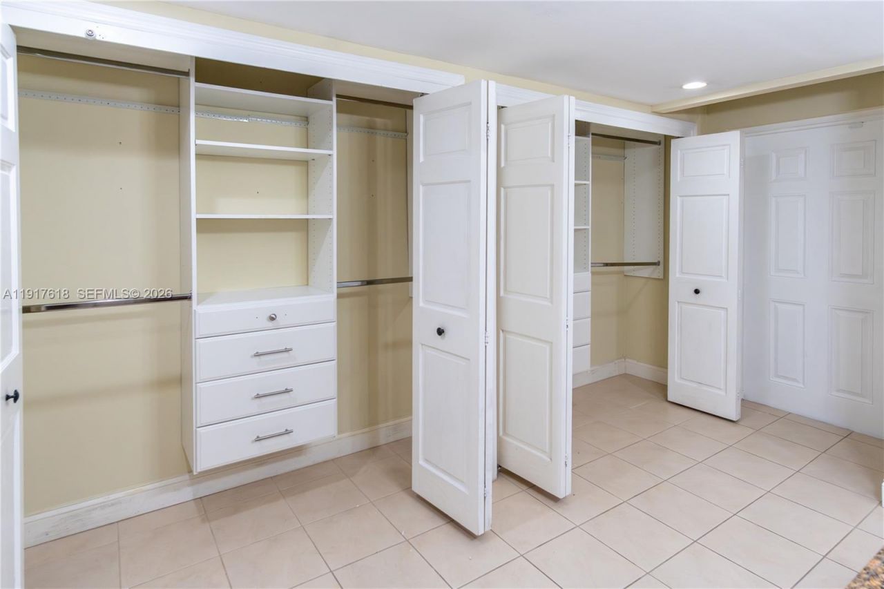 145 SE 25th Rd, Unit 1003, Miami, FL 33129 Photo